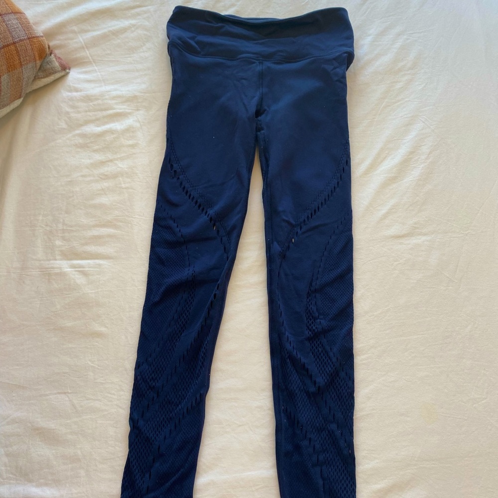 LULU SIZE 6 LEGGINGS
